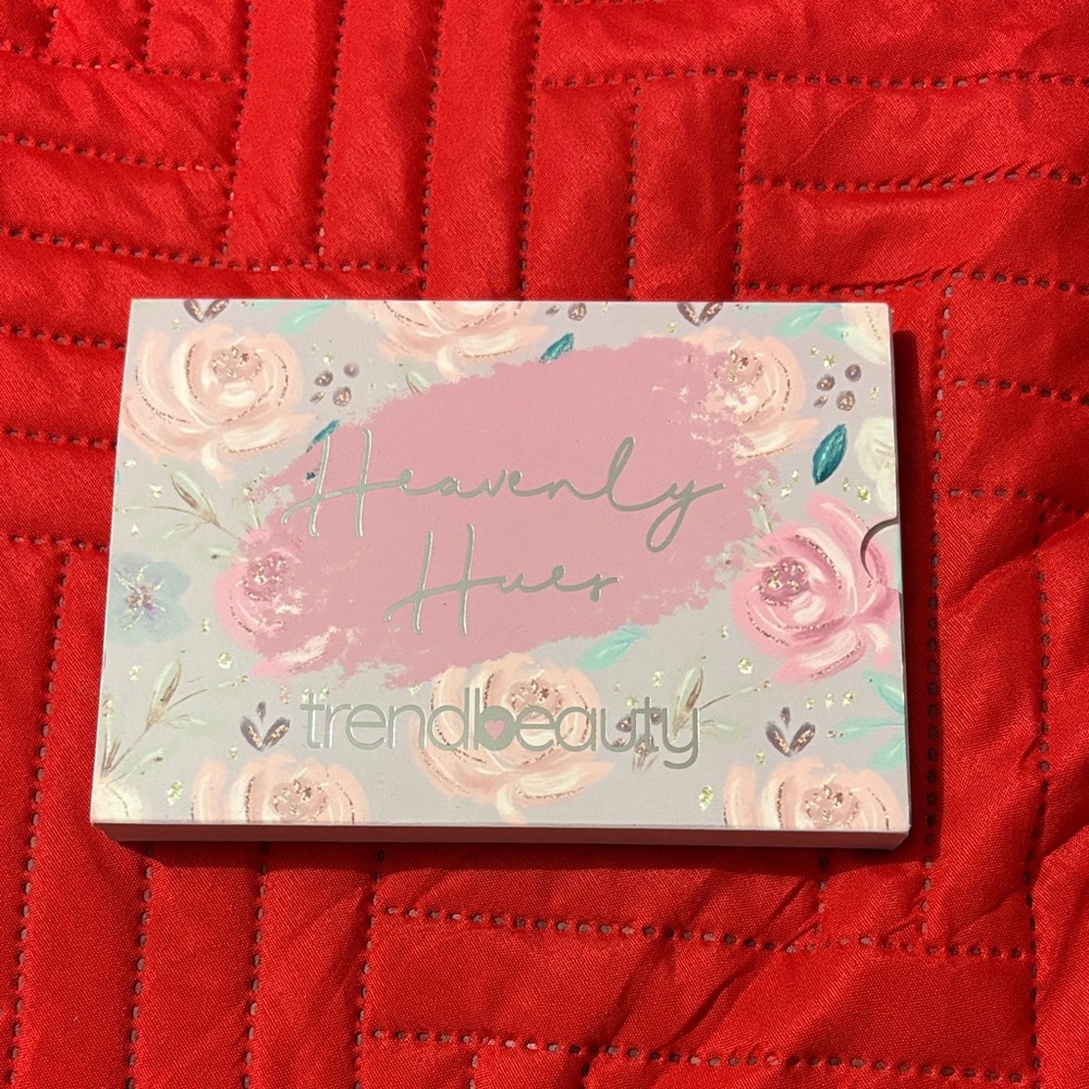 Heavenly Hues Eyeshadow Palette